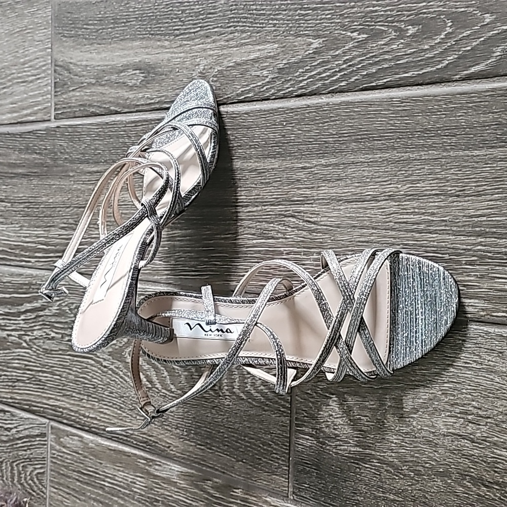 New Nina Anna dressy sandals kitten heel